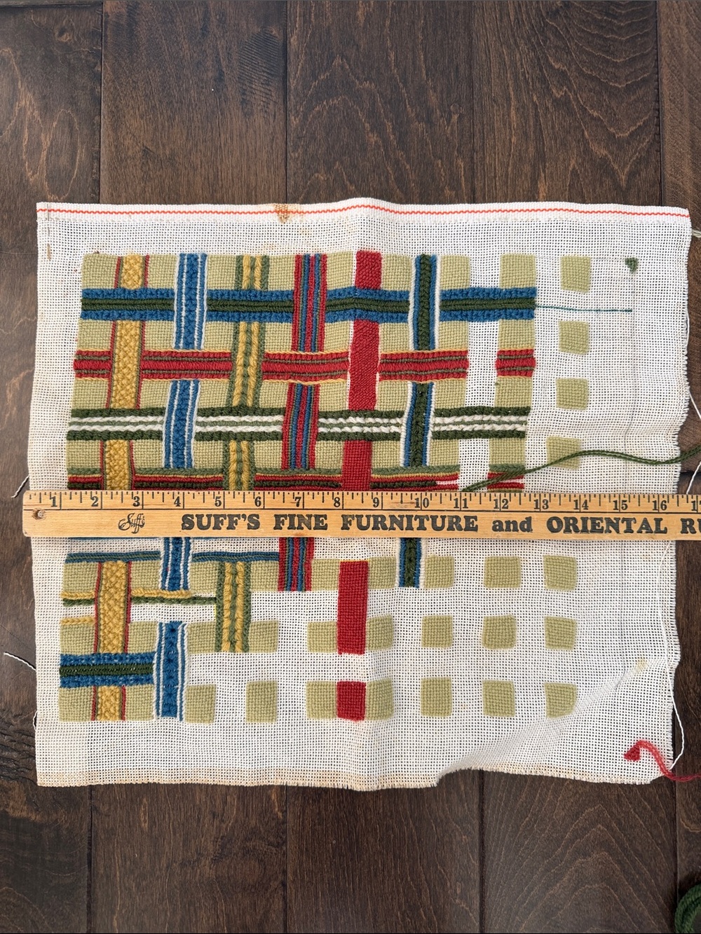 Incomplete Vintage plaid/patchwork Needlepoint - Picture 9 of 14